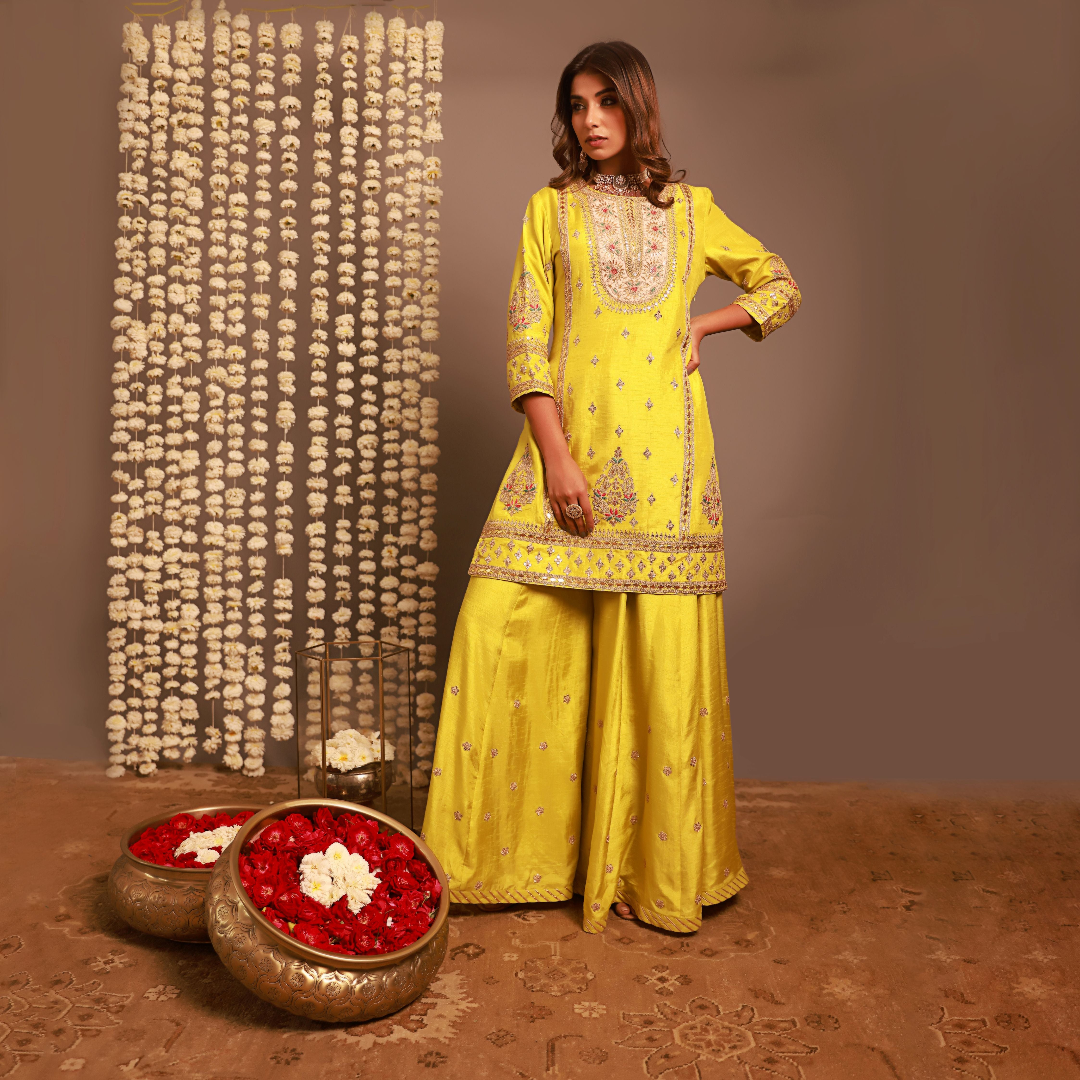 Green Short Kurta Or Kalidar Pant With Organza Dupatta