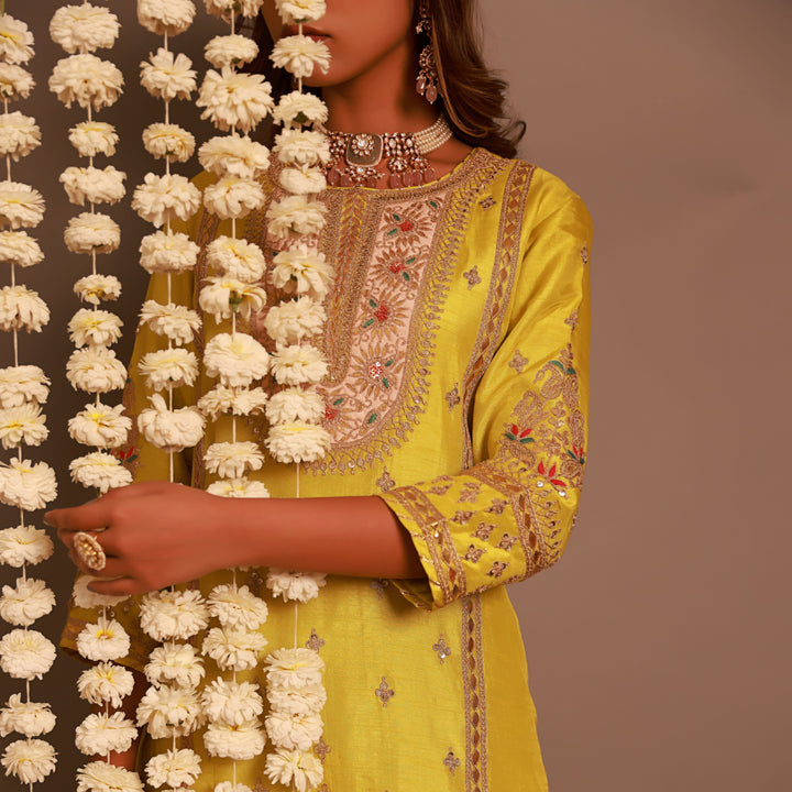 Green Short Kurta Or Kalidar Pant With Organza Dupatta