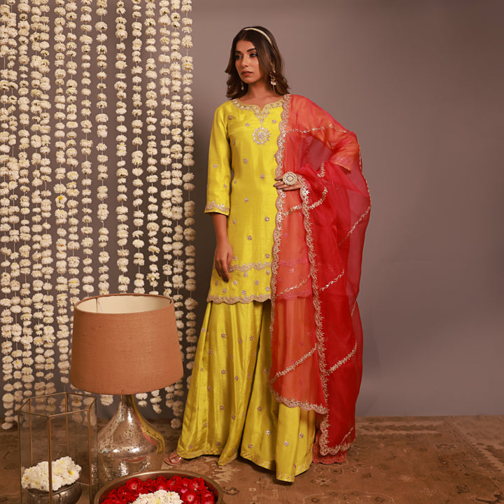 Green Short Kurta Or Kalidar Pant With Organza Dupatta