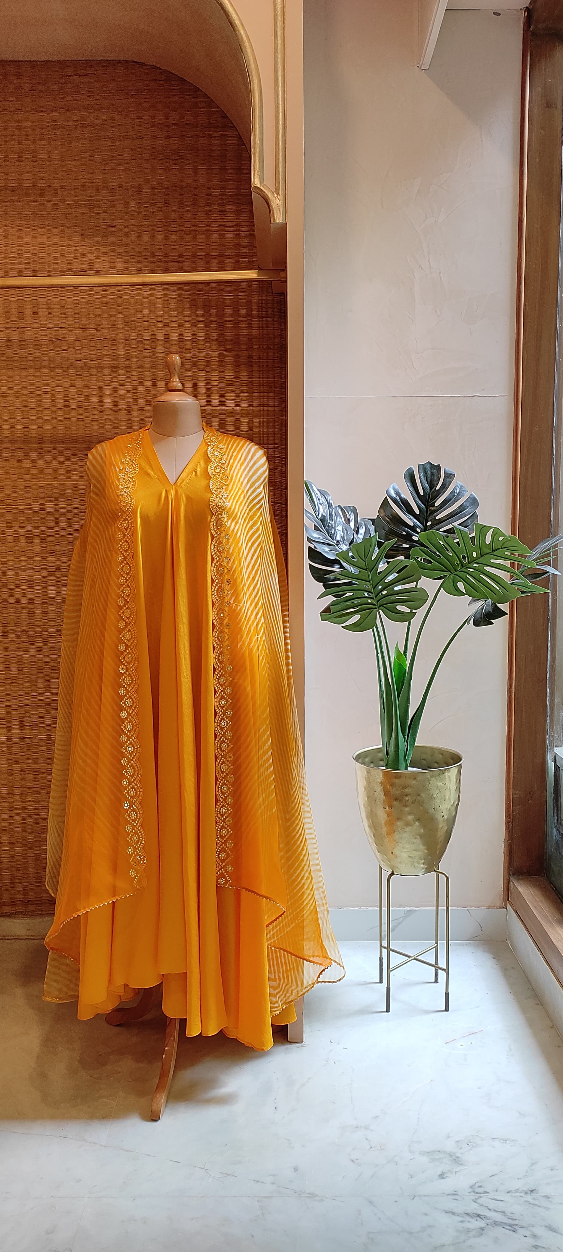 Leheriya Cape With Asymmetric Dress