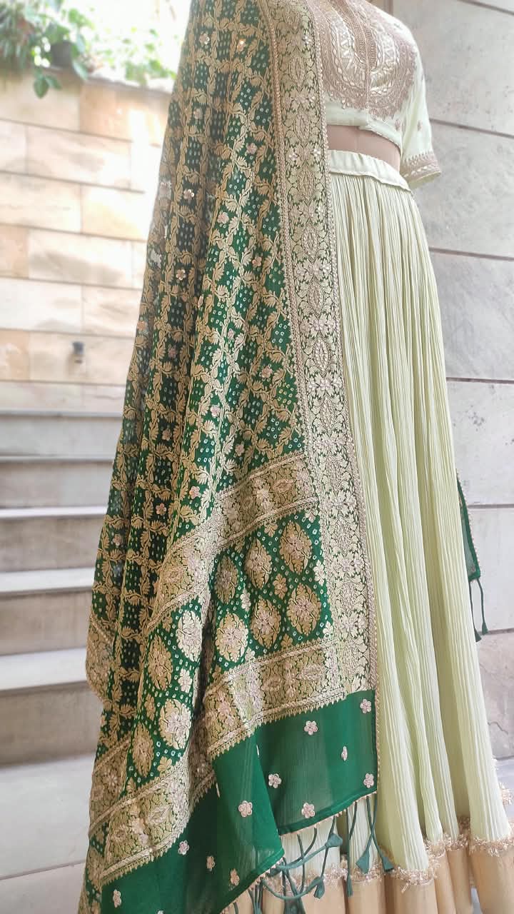 Green Lehenga Set With Bandhani Dupatta